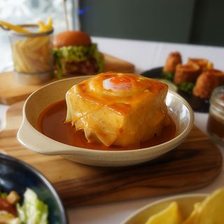 FRANCESINHA DE FRANGO