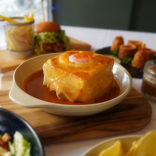 FRANCESINHA SEM BIFE