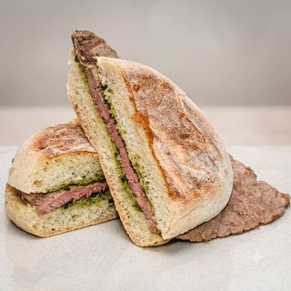 Prego em Bolo do Caco