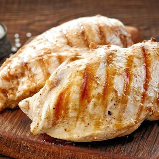 Bife de frango grelhado para 2 pessoas