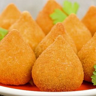 Mini Coxinhas de Frango (6 unid.) com Molho de Alho