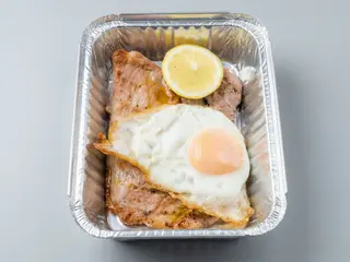 Bitoque de Porco com Ovo