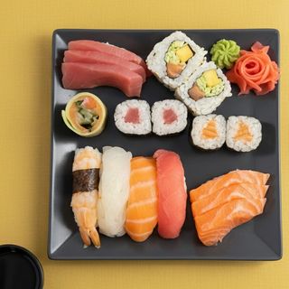 Best Traditional Sushi 18 Peças