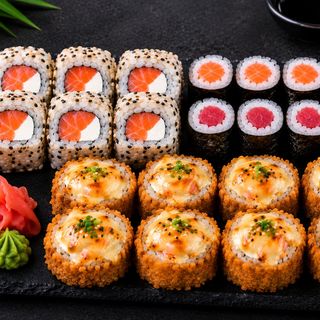 Salmon Signature Platter – 24 pcs