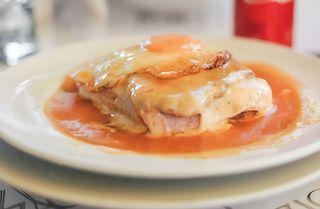 Francesinha Tradicional
