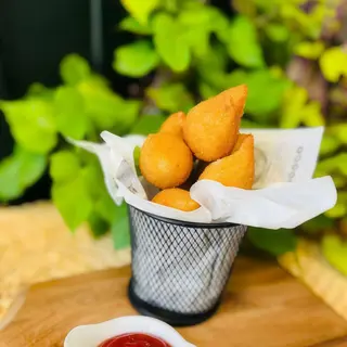 Mini Coxinhas Brasileiras - 8 und.