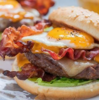 Sanduíches de Bacon com Ovos