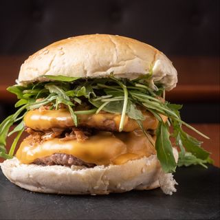 Hambúrguer Americano (Inclui Batatas Fritas)