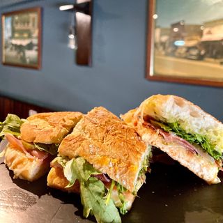 Tosta Mediterrânica (inclui batata frita)