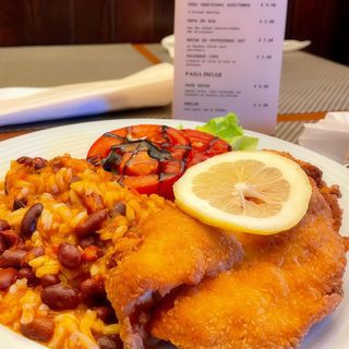 Panados de Frango com Arroz de Feijão