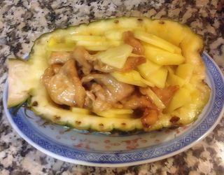 Porco com ananás ao natural