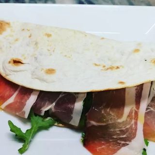 Piadina Speck e Brie