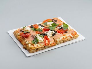 Pizza de Fiambre, Trufas e Queijo Ricotta