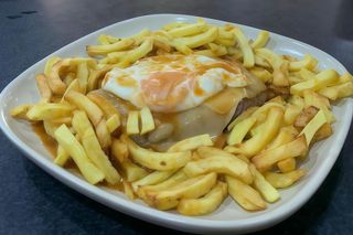 Bife à Francesinha