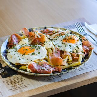 Ovos Rotos com Presunto