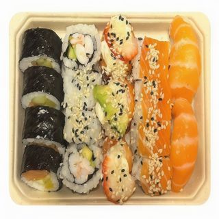 Caixa com Sushi Misto com Nigiri de salmão(A05)