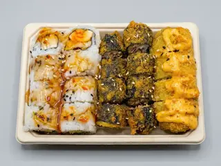 Caixa com Sushi misto com fritos(28)