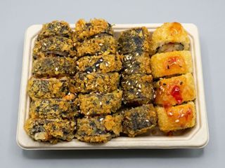 Caixa com Sushi misto frito(23)