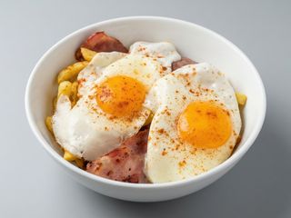Ovos rotos com bacon