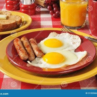Ovos Fritos com Salsichas