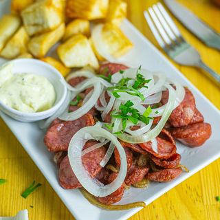 Mandioca com Toscana Acebolada