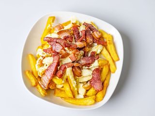 Batata frita com Queijo e Bacon
