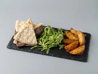 Prego de Vaca em pão nórdico, c/ maionese saudável