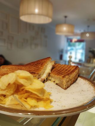 Tosta em pão da casa Mista