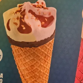 Cone baunilha morango