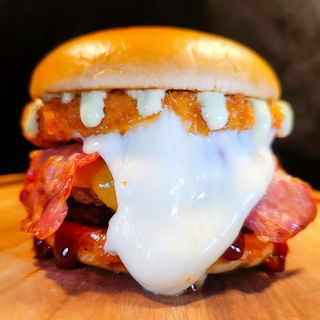 Cheese Bulls + Batata Frita