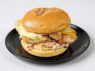 Coleslaw Chicken + Batata Frita