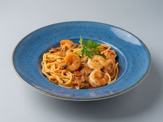 Esparguete com Camarão ao Pomodoro