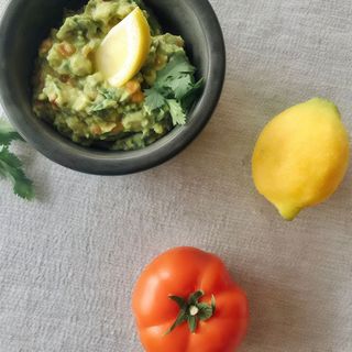 Guacamole c/ Cruditées e Tostas Aromatizadas
