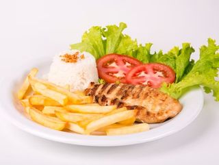 Peito Frango+batata+SALADA+ARROZ