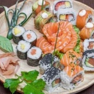 Sushi é shashimi ( 15 peças )