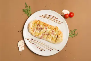 Pão de Alho com Queijo e Bacon