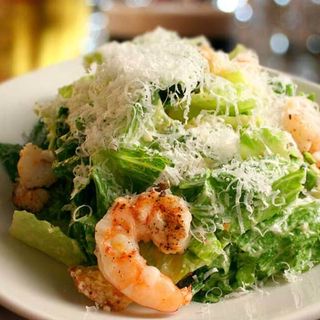 Salada Cesar com Camarão
