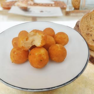 Bolinha de Queijo Miniatura