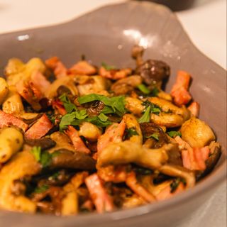 COGUMELOS SALTEADOS COM BACON