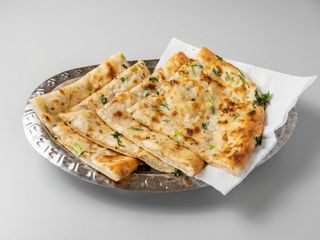 Garlic Cheese Naan