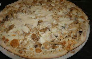Pizza Grande de Galinha com Natas