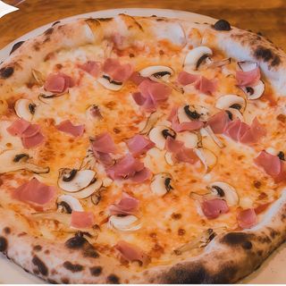 Pizza Grande de Fiambre e Cogumelos