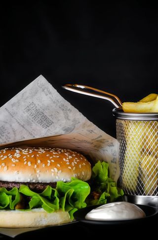 Hambúrguer no Pão Simples com Alface