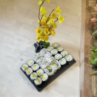 F50 Sushi Combinado ( vegetariano)