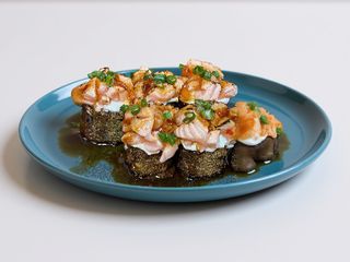 S6-Maki Salmao frito/salmao braseado 6 pcs