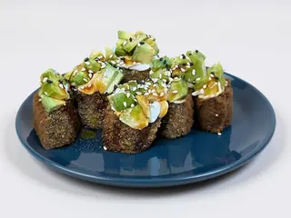 S10-Maki salmao frito / abacate 6 pcs