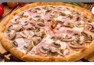 Prosciutto Funghi Pizza