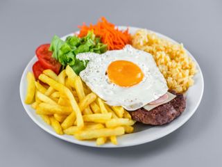 Hambúrguer no prato
