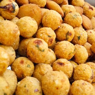 Mix de Bolinhas e Rissóis