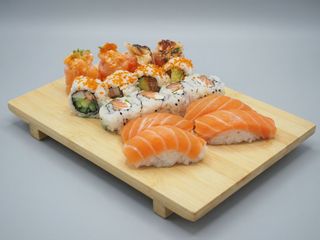 UA32 Mix Sushi e Gunkan